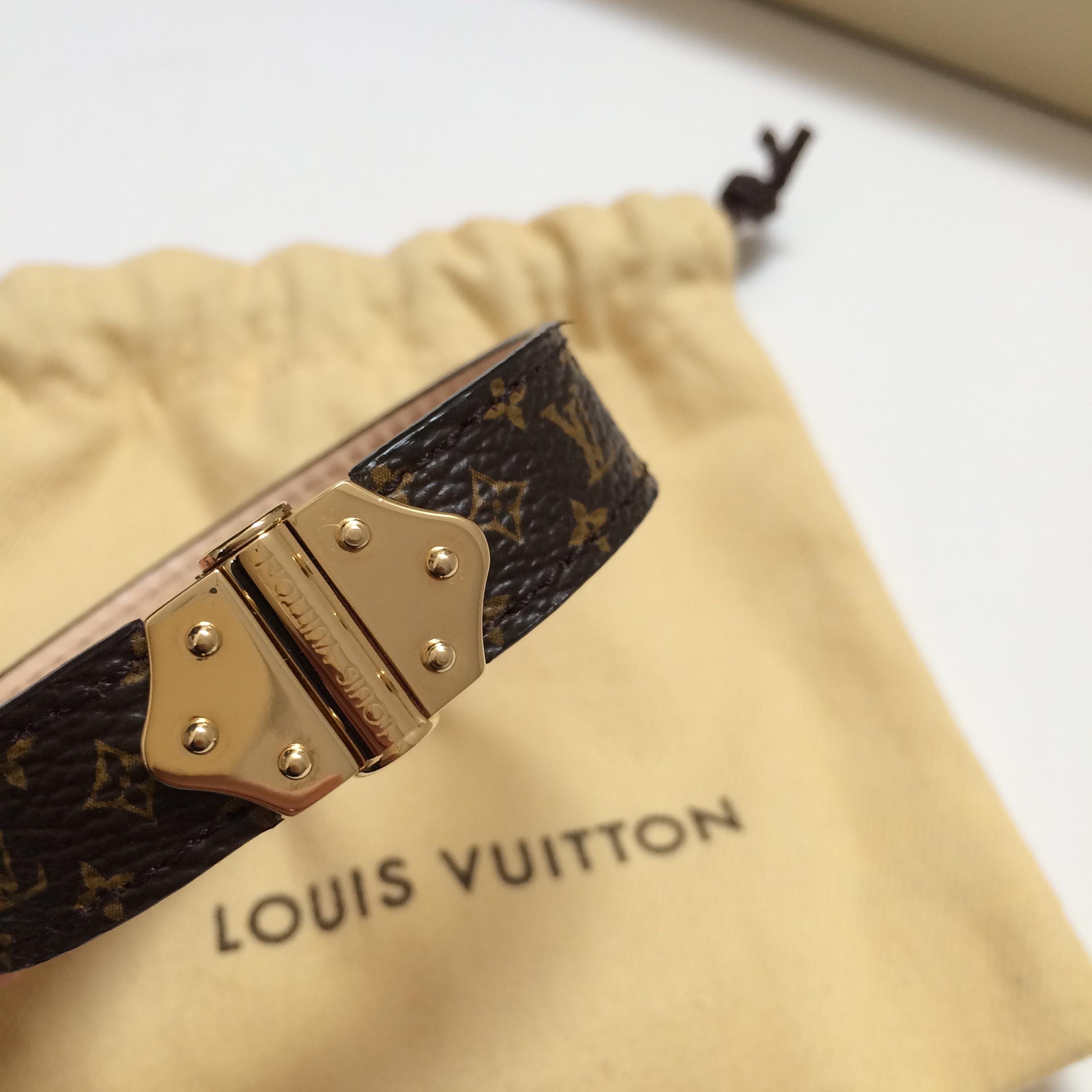 Louis Vuitton Handset Review and Unboxing 